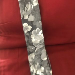 Gray floral athleta headband